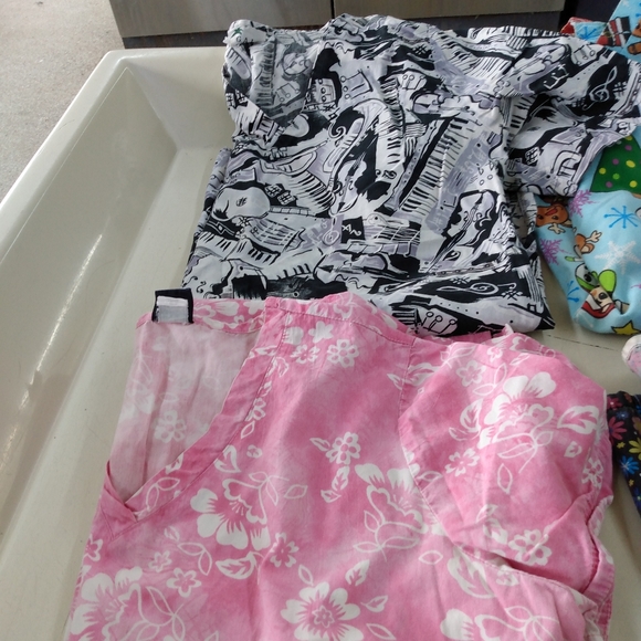 Scrubs $3 each piece all different brands - Picture 9 of 16